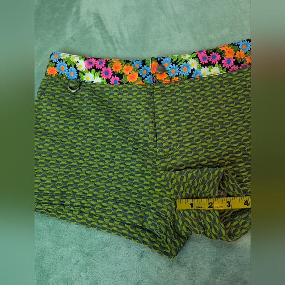 Mr Turk Kent Swim Trunks Floral & Green Mens 30 - Picture 6 of 7